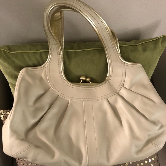 Coach off white leather and gold shoulder bag - Picture 1 of 2